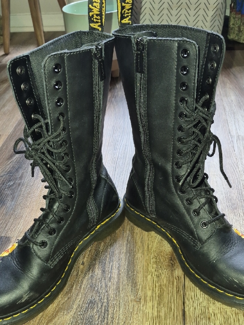 Dr. Martens Black Lace-Up Combat Boots with Multicolor Floral Embroidery - Picture 5 of 6